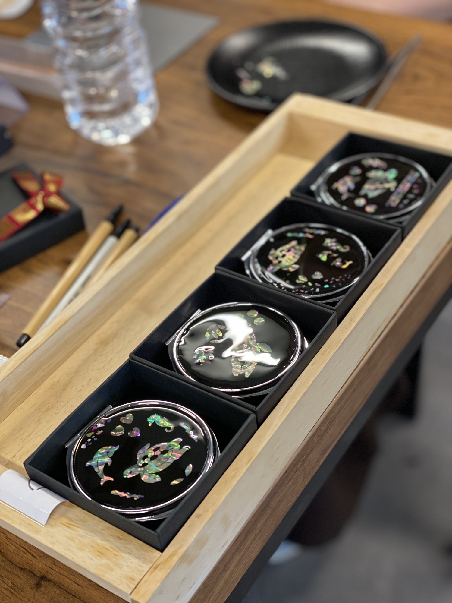 SIT familiarisation tour · Finished mother-of-pearl pieces